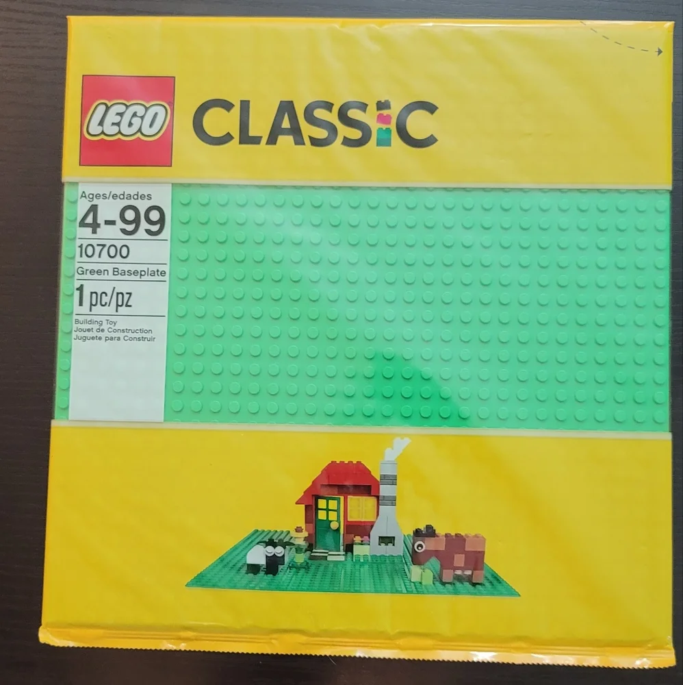 1 LEGO Classic Green Base plate 10700 new in packaging